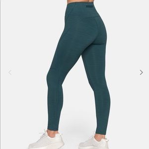 Outdoor Voices TechSweat 7/8 Leggings in Evergreen